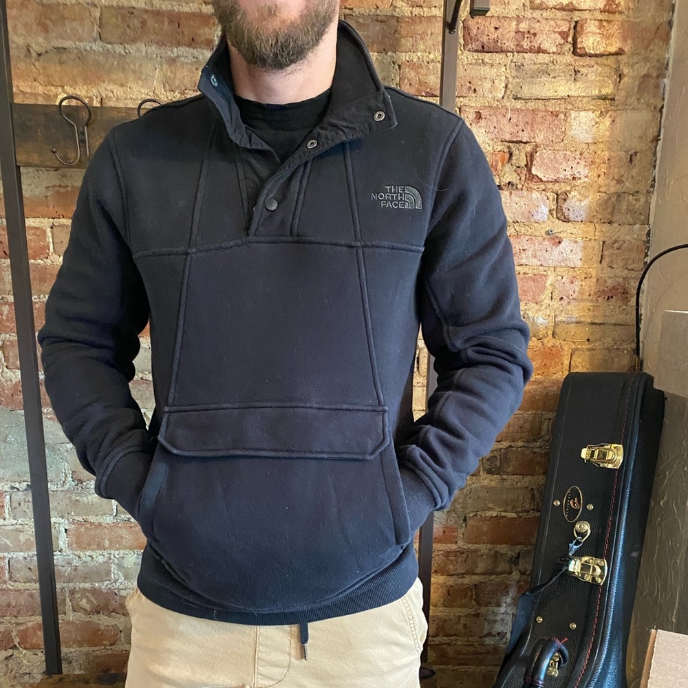 Men’s Small The North Face sweatshirt